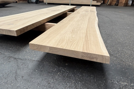 Rustiek eiken plank met boomrand